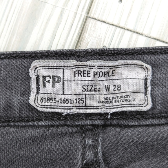 Free People Busted Knees Skinny Jeans in Washed Black Women's Size 28 - Picture 12 of 12
